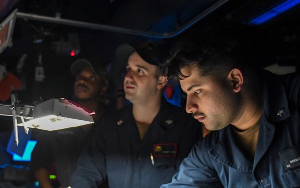 USS Chafee (DDG 90) Sailors Tracking Contacts