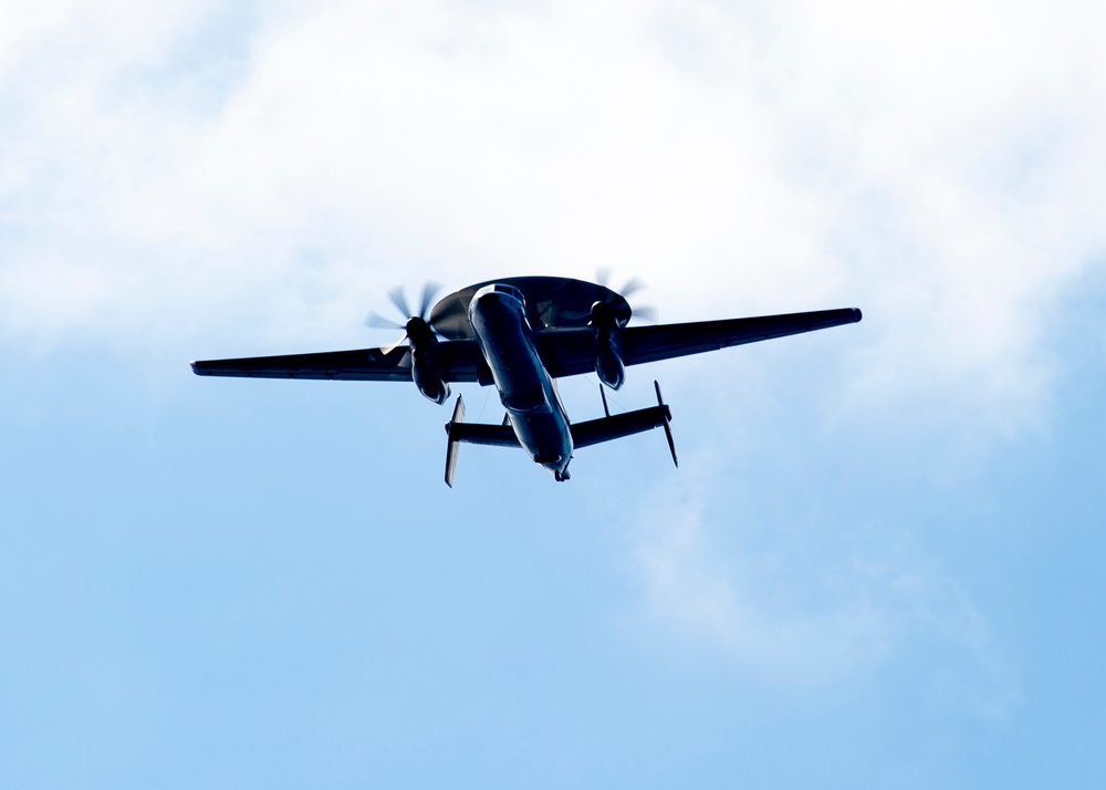 USS Carl Vinson (CVN 70) Conducts Flight Operations in Philippine Sea