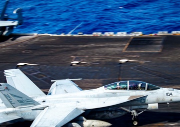 USS Carl Vinson (CVN 70) Conducts Flight Operations in Philippine Sea