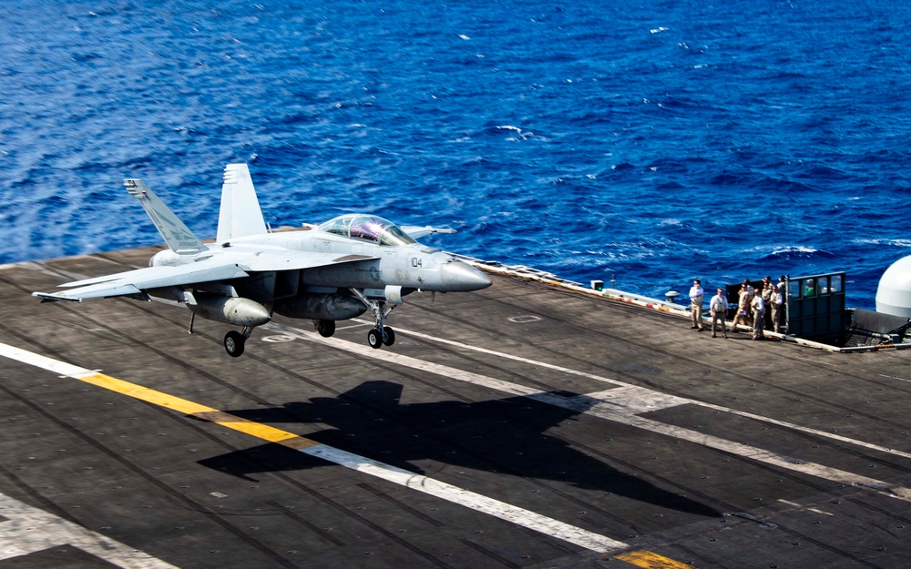 USS Carl Vinson (CVN 70) Conducts Flight Operations in Philippine Sea
