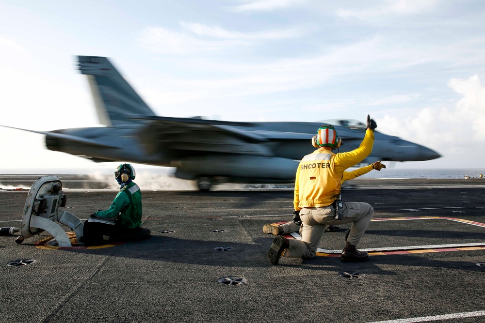 Abraham Lincoln conducts flight operations