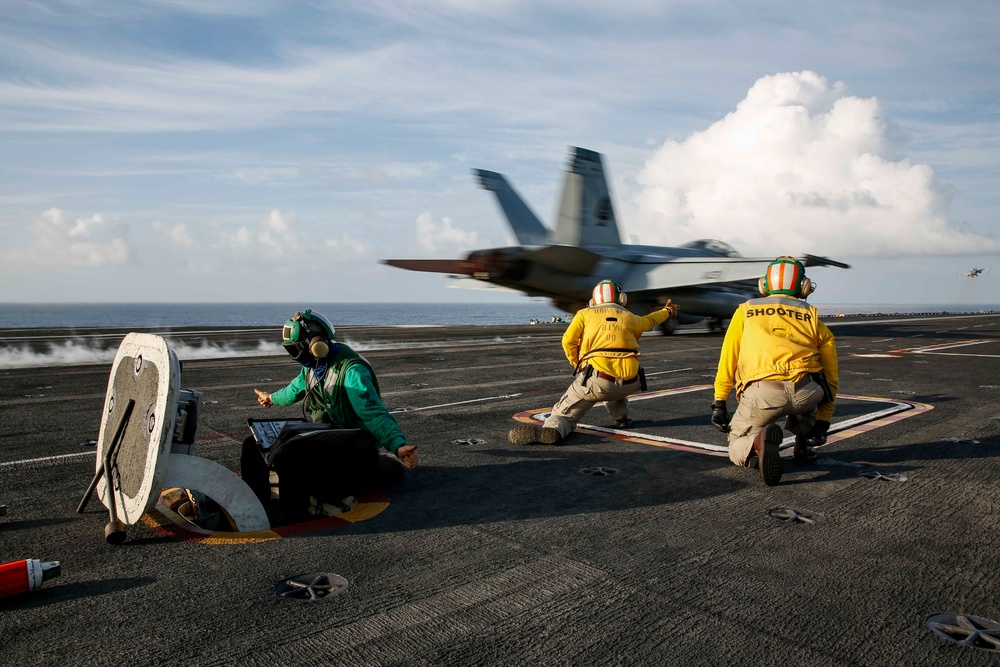 Abraham Lincoln conducts flight operations