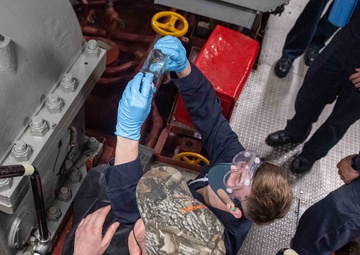 USS America (LHA 6) Conducts Damage Control Training