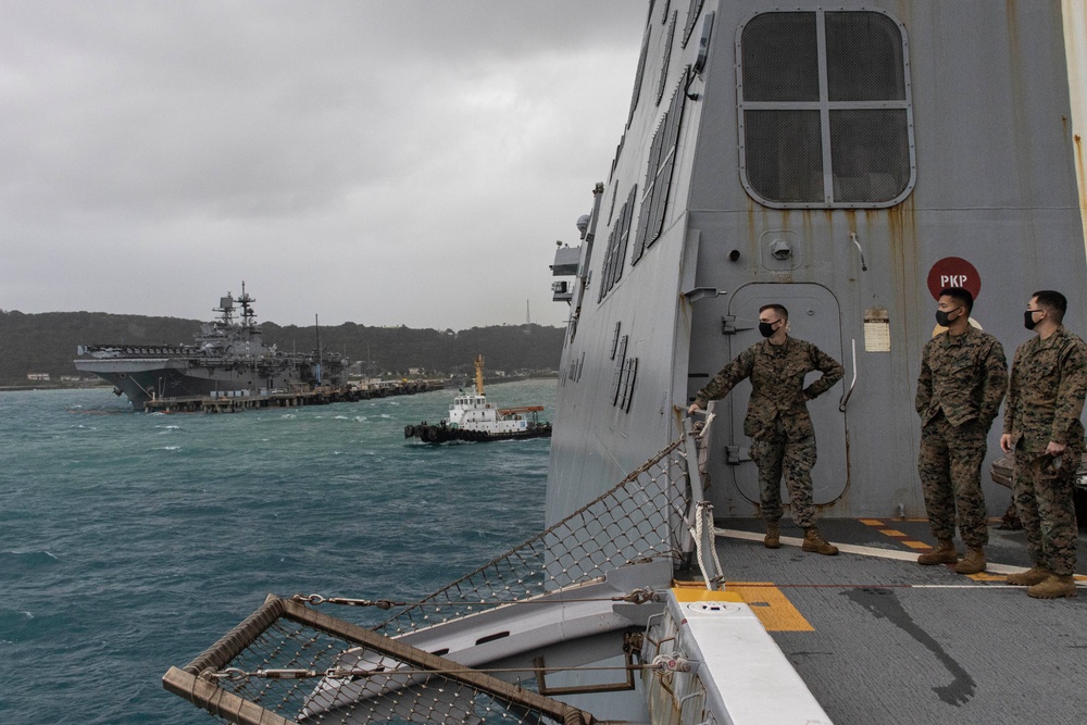 USS Greenbay departs White Beach