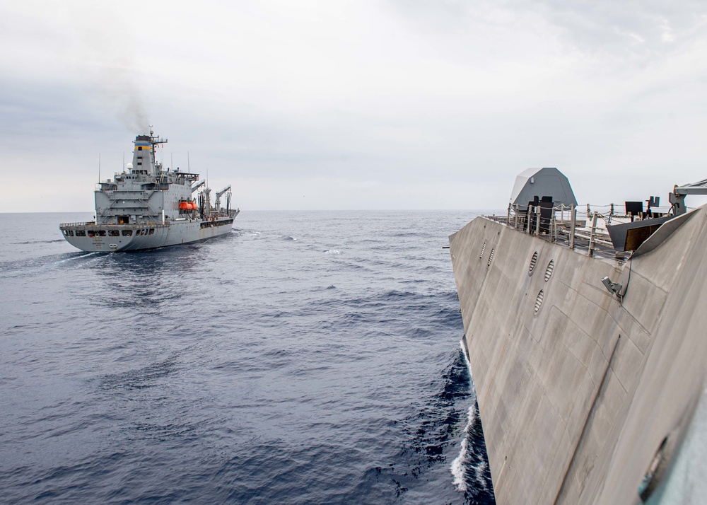 USS Charleston Conduct UNREP with USNS John Ericsson