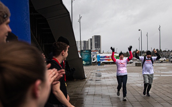 Soldiers run 5k for good cause