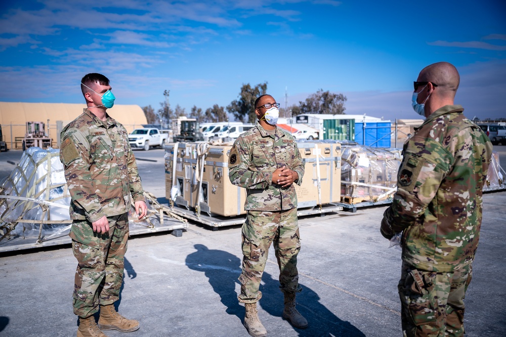 332d AEW Command Chief learns about 332d ELRS operations