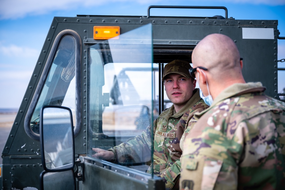 332d AEW Command Chief learns about 332d ELRS operations