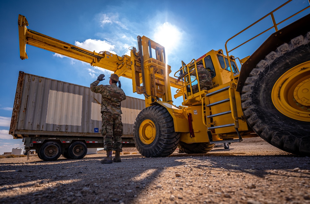 332d AEW Command Chief learns about 332d ELRS operations