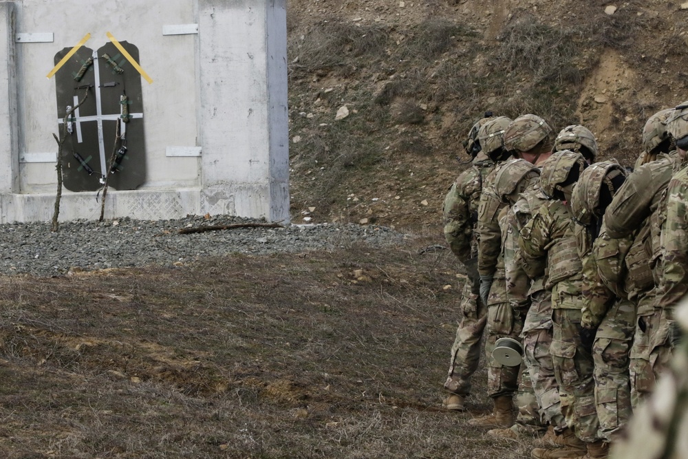 Breach and Clear! 1st Brigade Engineer Battalion Combat Engineers train urban breaching at NSTA