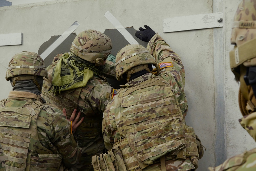 Breach and Clear! 1st Brigade Engineer Battalion Combat Engineers train urban breaching at NSTA