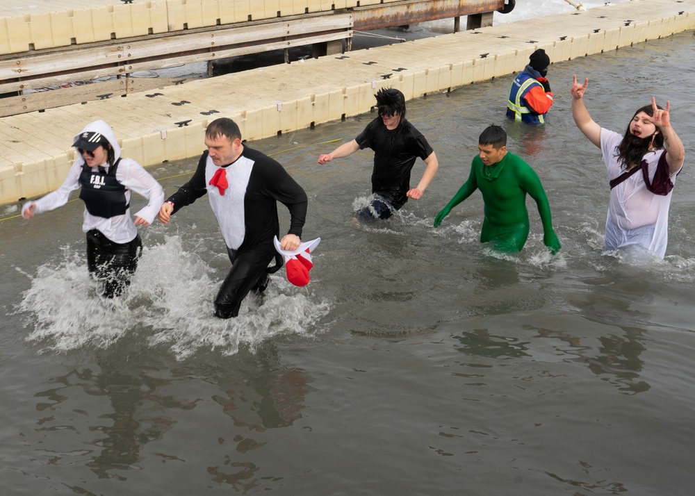 Great Lakes Hosts Annual Polar Bear Plunge