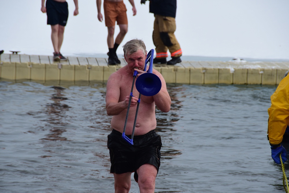 Great Lakes Hosts Annual Polar Bear Plunge