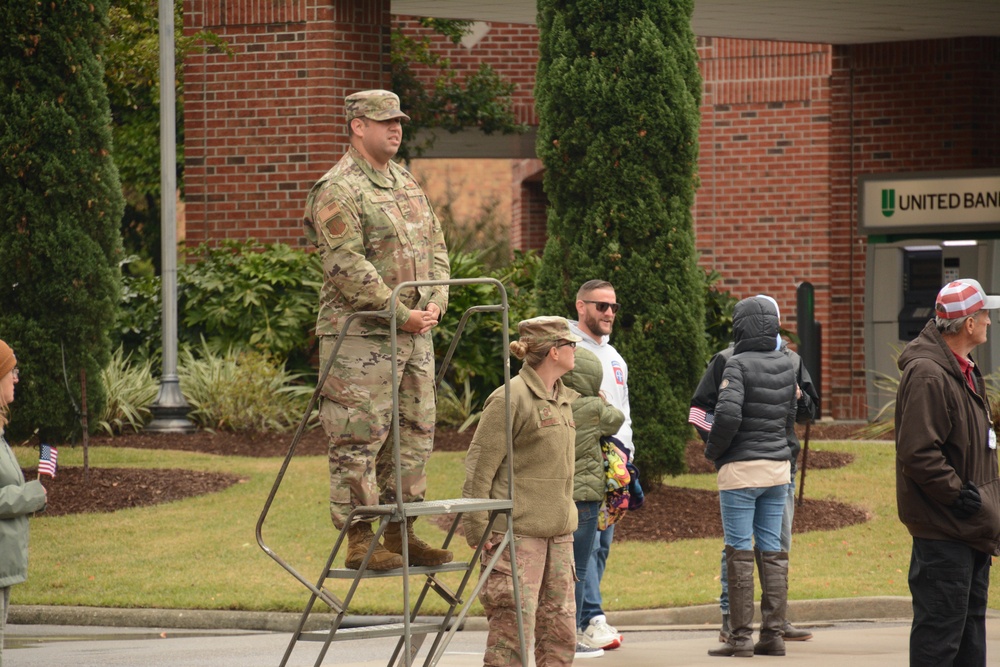 43 AMOG Commander Serves as Receiving Officer in Wilmington, NC, Veterans Day Parade