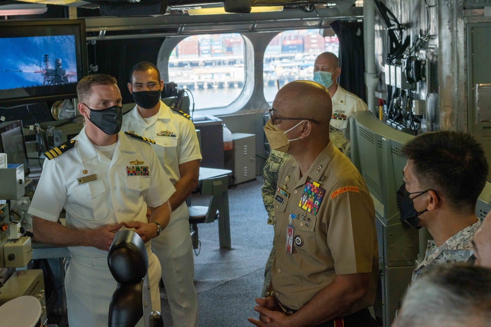 USS Jackson (LCS 6) Hosts Tour