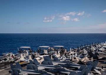 USS Carl Vinson (CVN 70) Transits Pacific Ocean