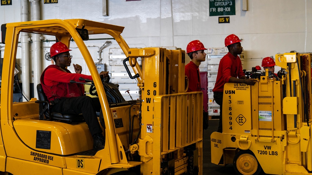 USS Carl Vinson (CVN 70) Conducts Ammo Offload