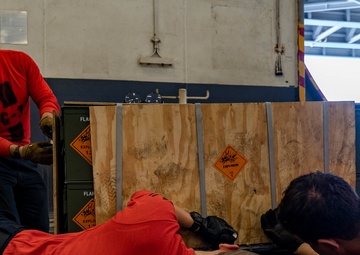 USS Carl Vinson (CVN 70) Conducts Ammo Offload