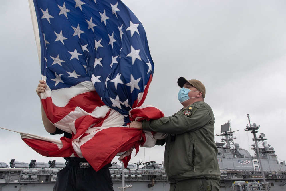 USS Greenbay departs White Beach