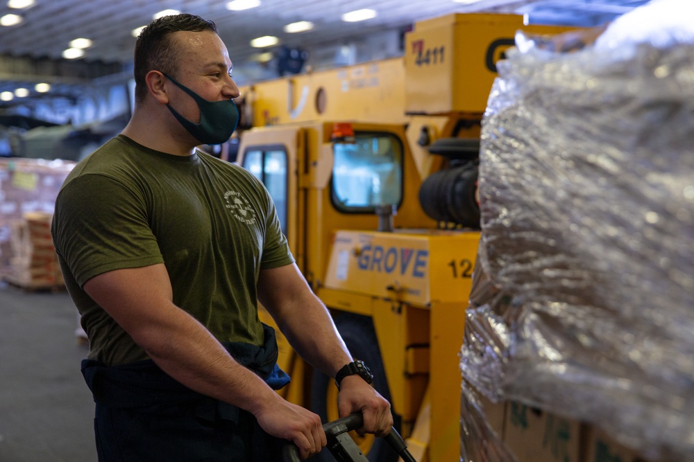 31st MEU: Resupply At Sea