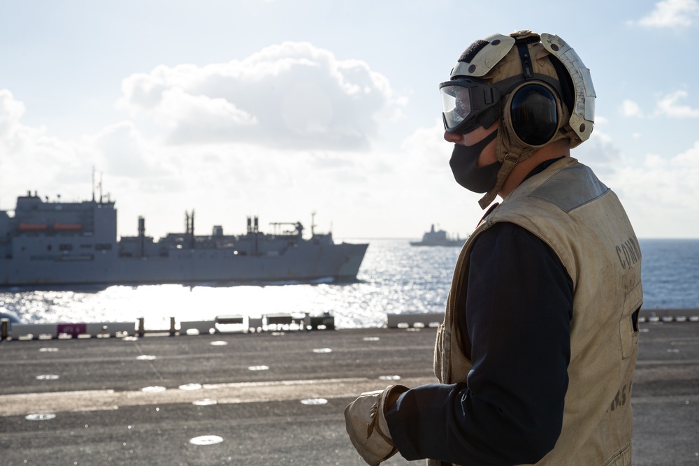 31st MEU: Resupply At Sea