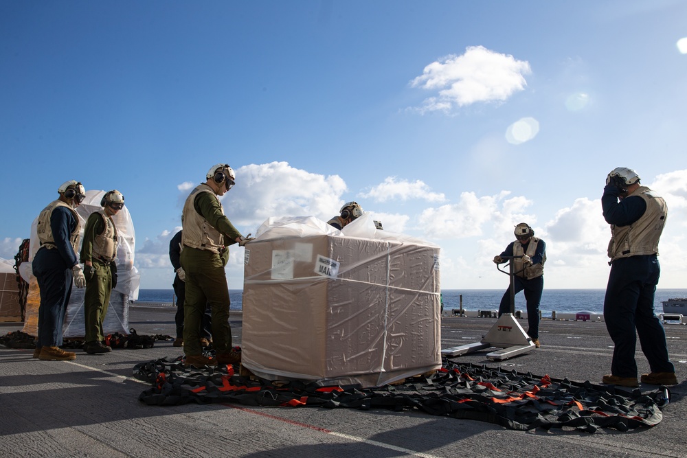 31st MEU: Resupply At Sea