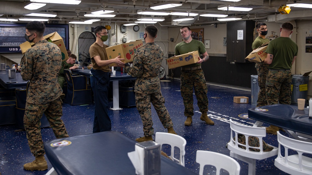 31st MEU: Resupply At Sea