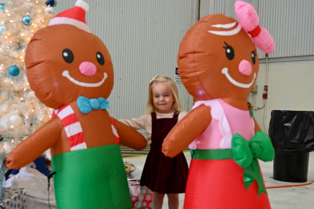 C-130 Delivers Santa to Team Pope