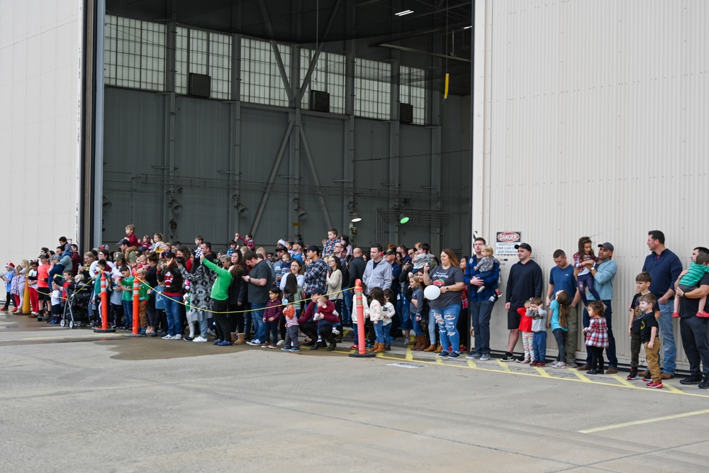 C-130 Delivers Santa to Team Pope