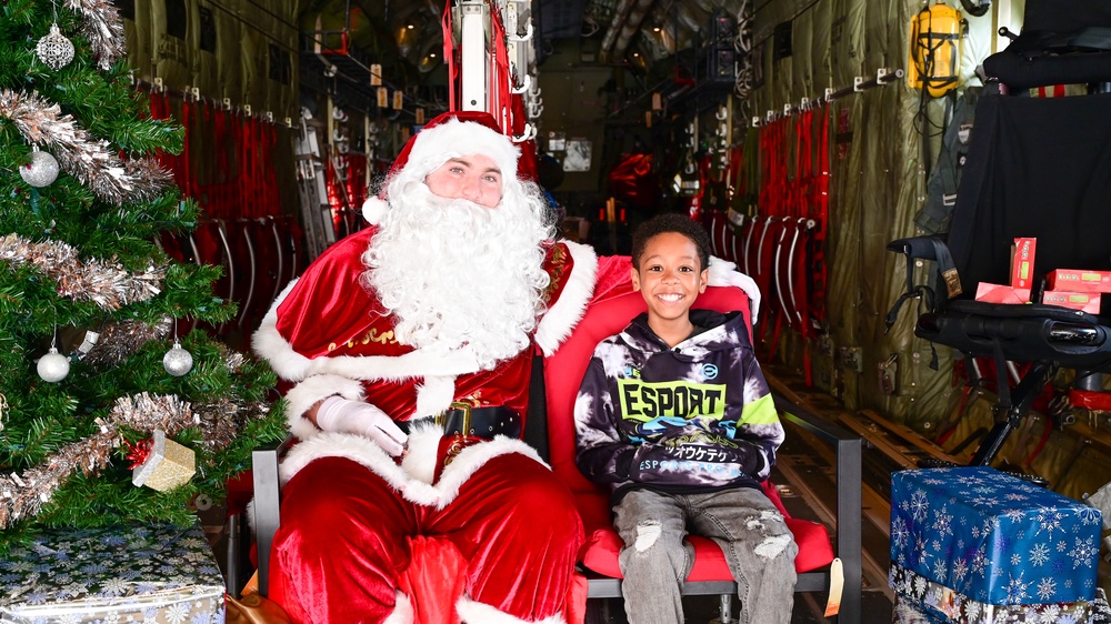 C-130 Delivers Santa to Team Pope