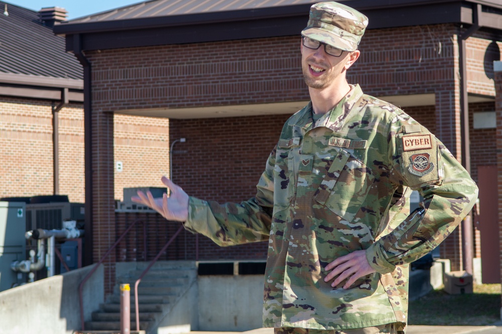 Emerge Pope visits 43rd Air Base Squadron