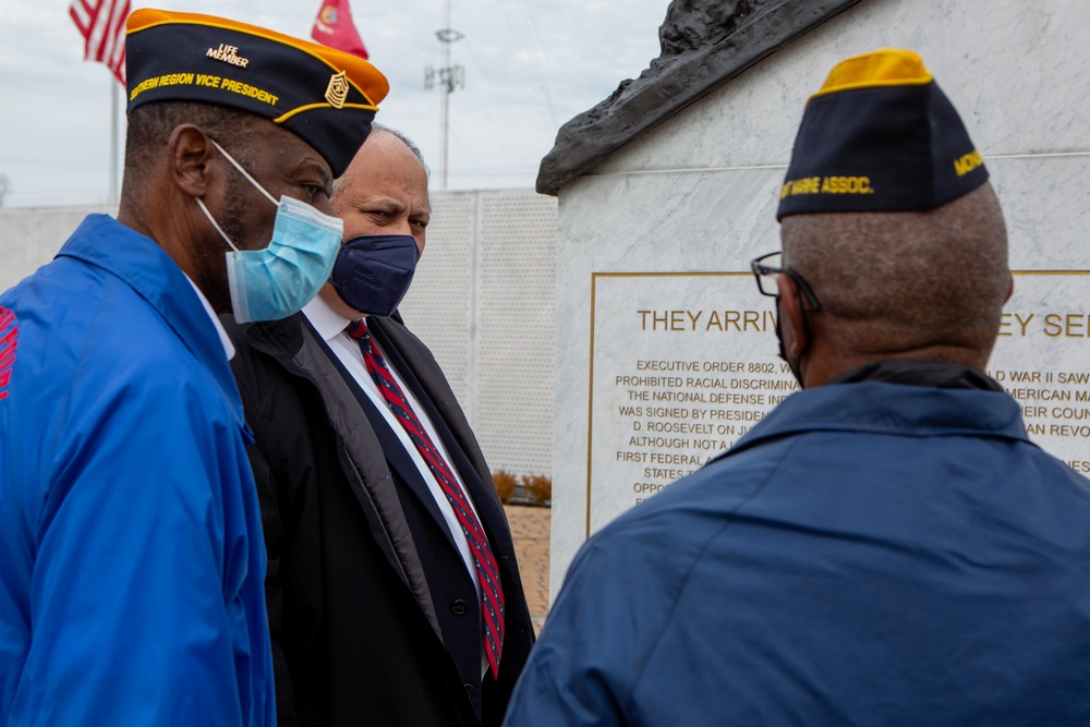 SECNAV visits MCB Camp Lejeune