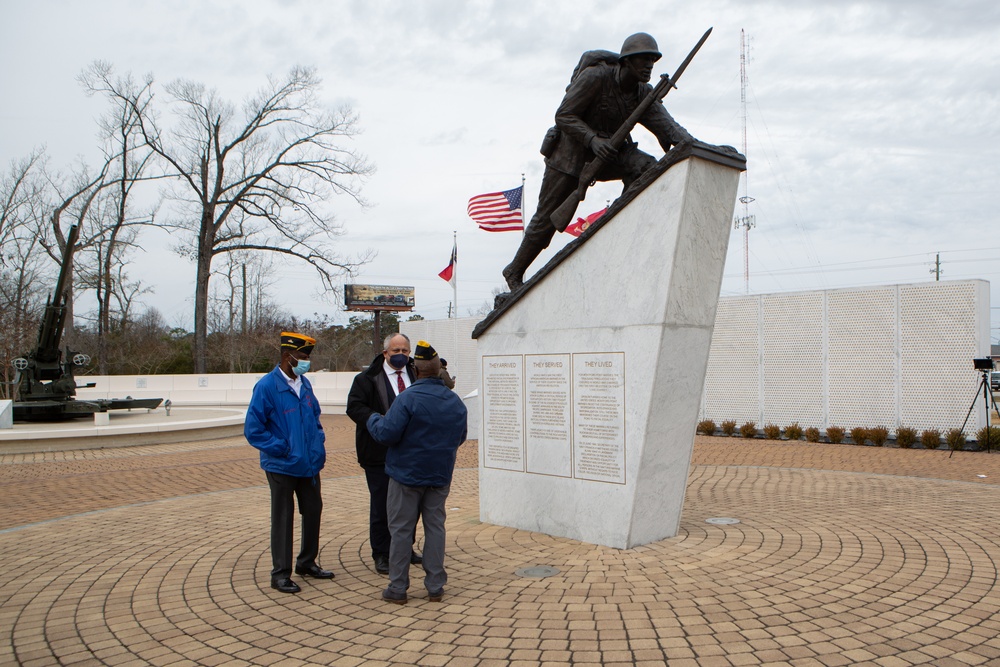 SECNAV visits MCB Camp Lejeune