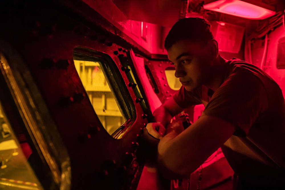 USS Carl Vinson (CVN 70) Conducts Night-Time Operations