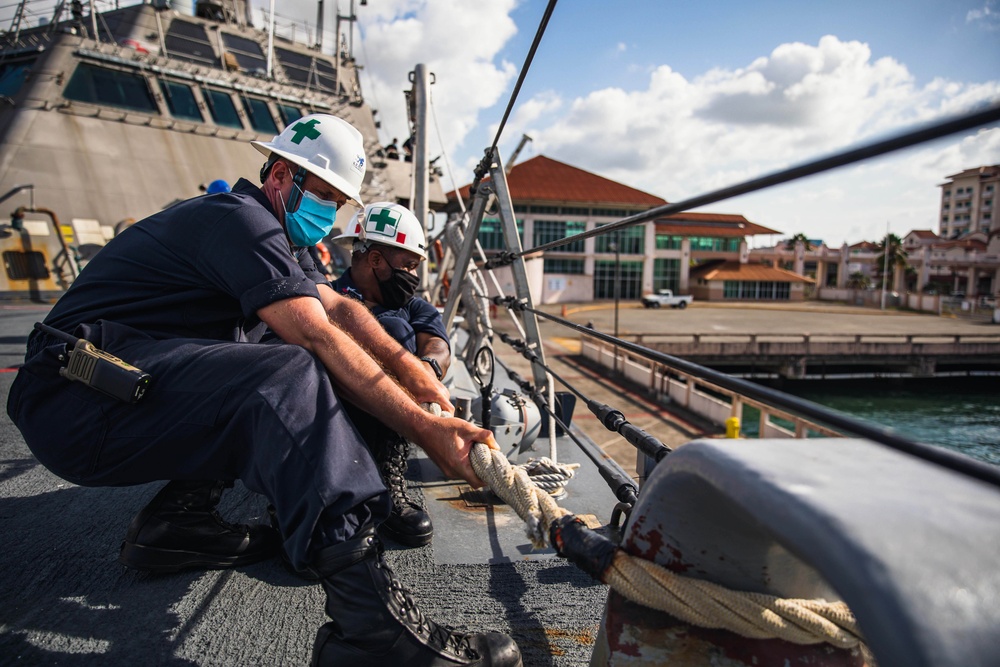 USS Billings Arrives in Colon, Panama