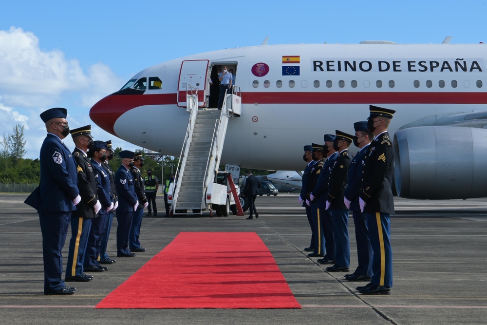 King Felipe VI visits Puerto Rico