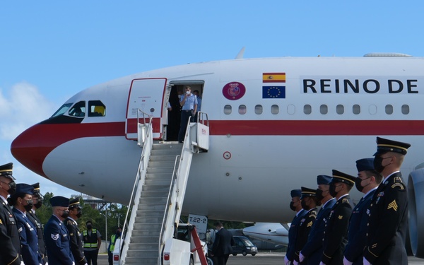 King Felipe VI visits Puerto Rico