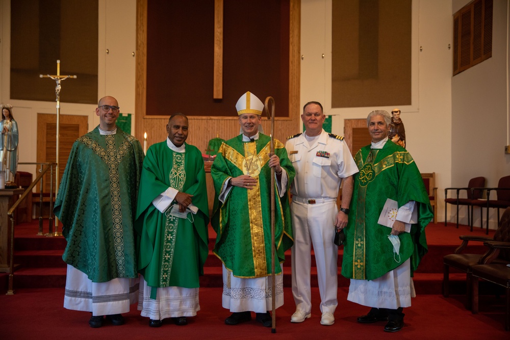 Bishop Spencer visits MCAS Beaufort