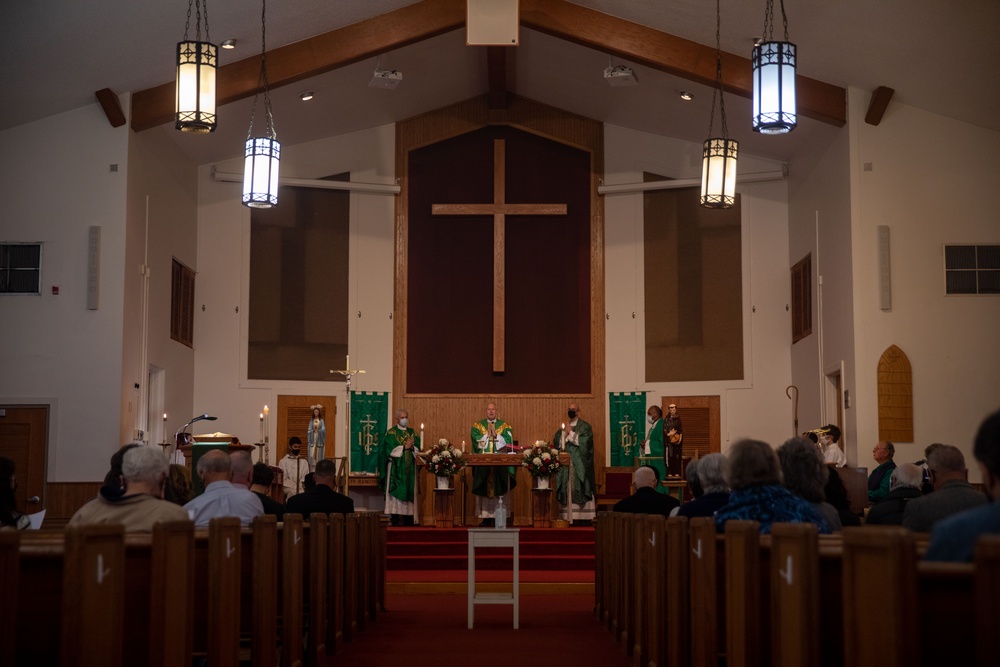 Bishop Spencer visits MCAS Beaufort