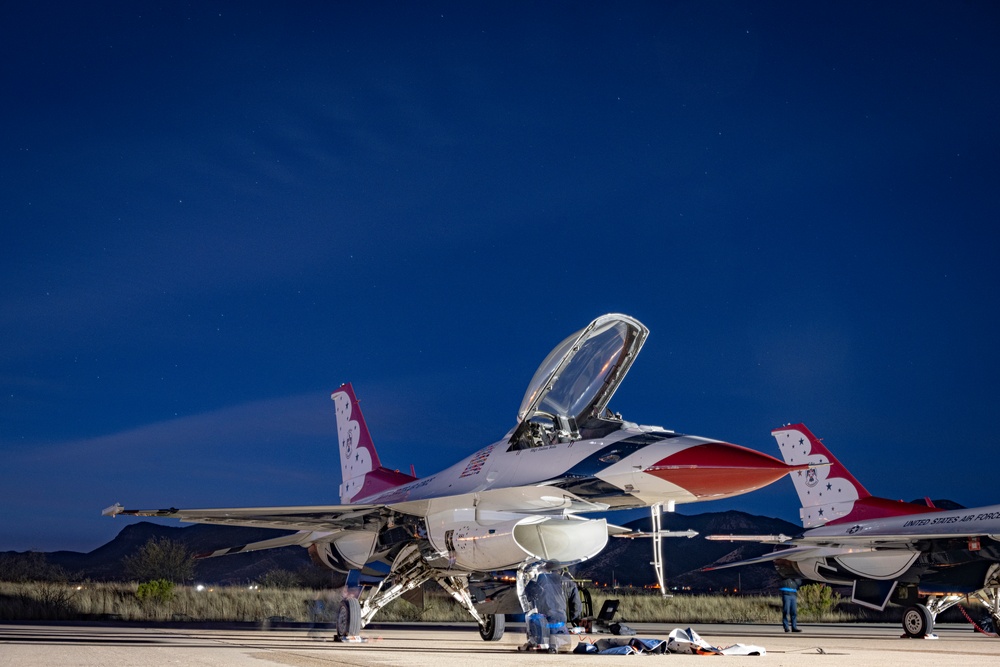 Thunderbirds train over Fort Huachuca