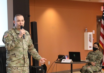 Commanding General Speaks to Downtrace Command Teams