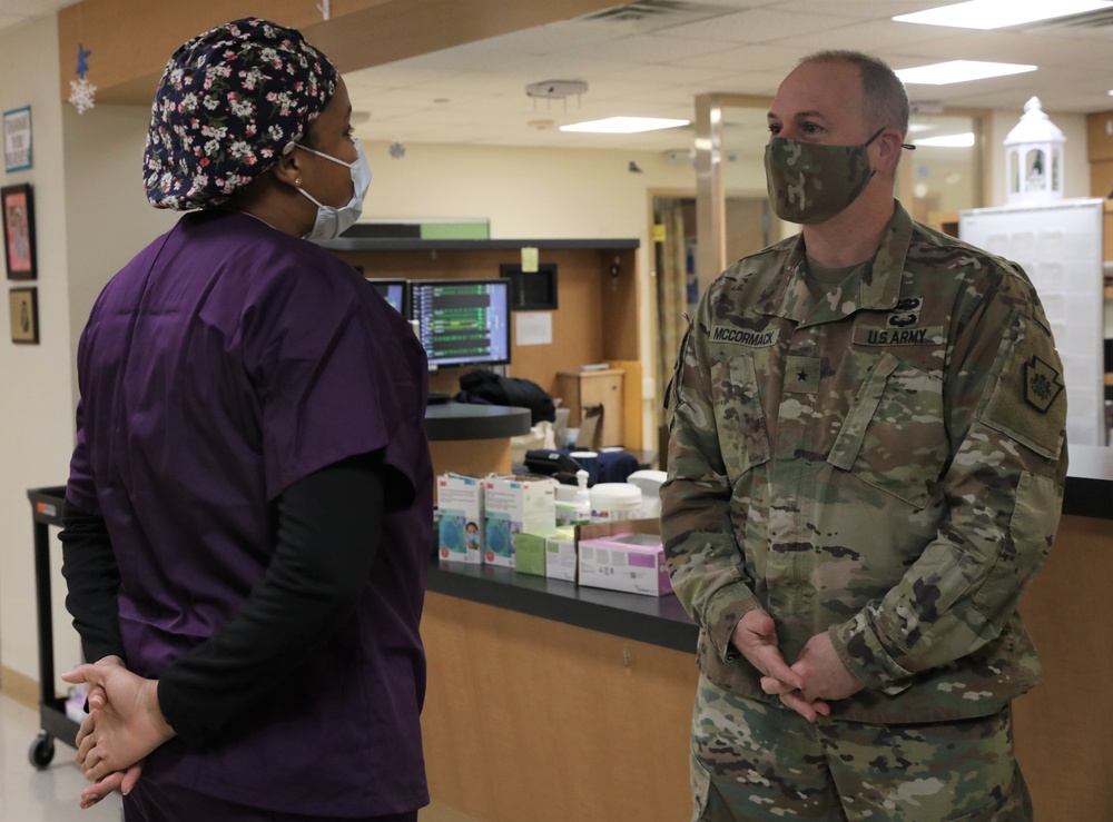 Pennsylvania Dual-Status Commander visits WellSpan Surgery and Rehabilitation Hospital in York, Pennsylvania