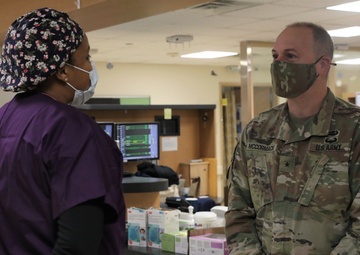 Pennsylvania Dual-Status Commander visits WellSpan Surgery and Rehabilitation Hospital in York, Pennsylvania