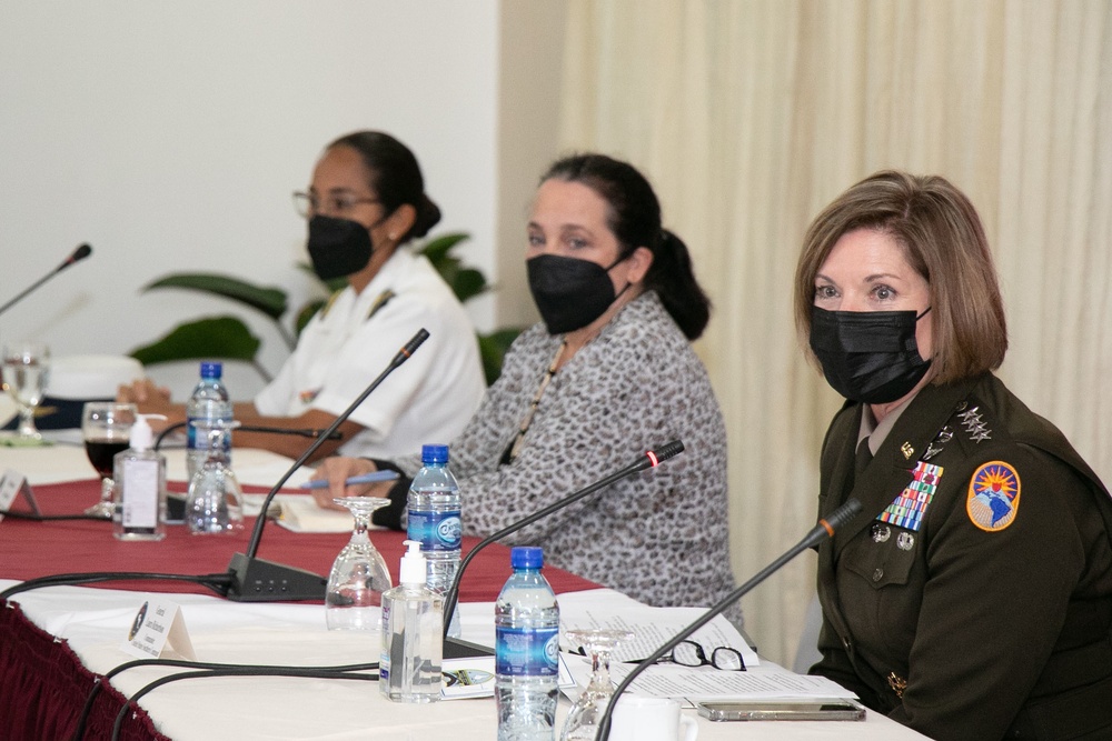 U.S., Belize Host Round Table on Enlisted Leadership Development