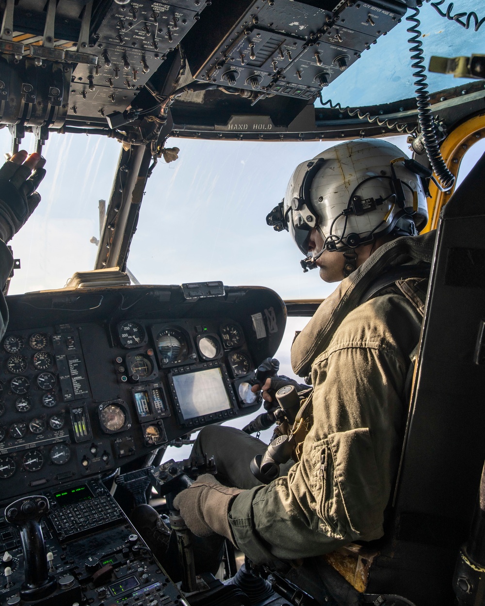 Philippine DVs visit 11th MEU, USS Portland (LPD 27) during MAREX PH