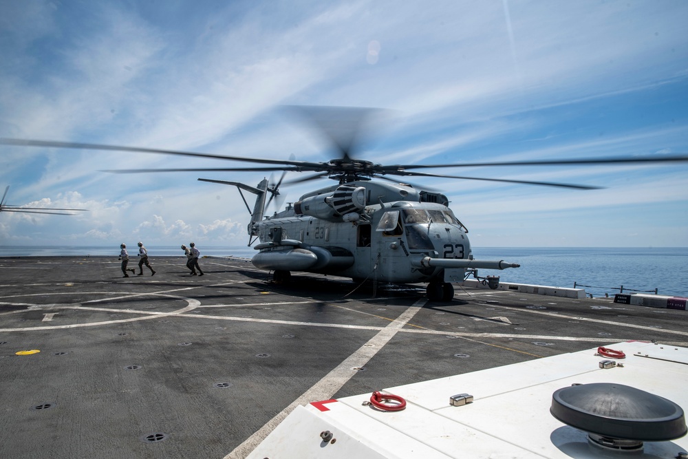 Philippine DVs visit 11th MEU, USS Portland (LPD 27) during MAREX PH