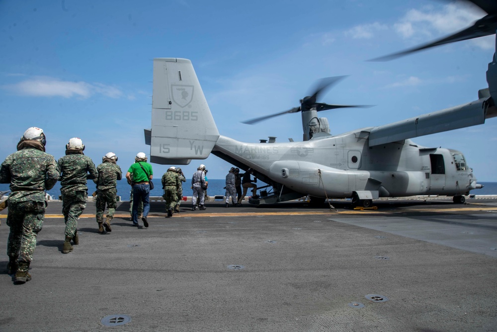 11th MEU host a distinguished visitor event aboard USS Essex (LHD 2) in support of MAREX 22 PH