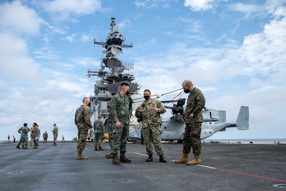 11th MEU host a distinguished visitor event aboard USS Essex (LHD 2) in support of MAREX 22 PH