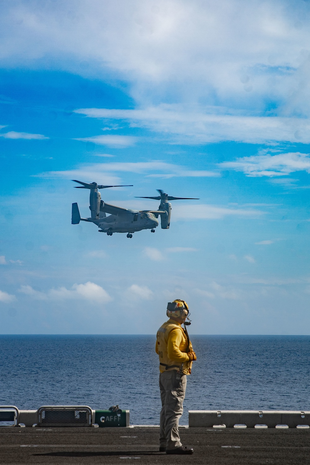 11th MEU and USS Essex (LHD 2) host a distinguished visitor event aboard USS Essex (LHD 2) in support of MAREX 22 PH