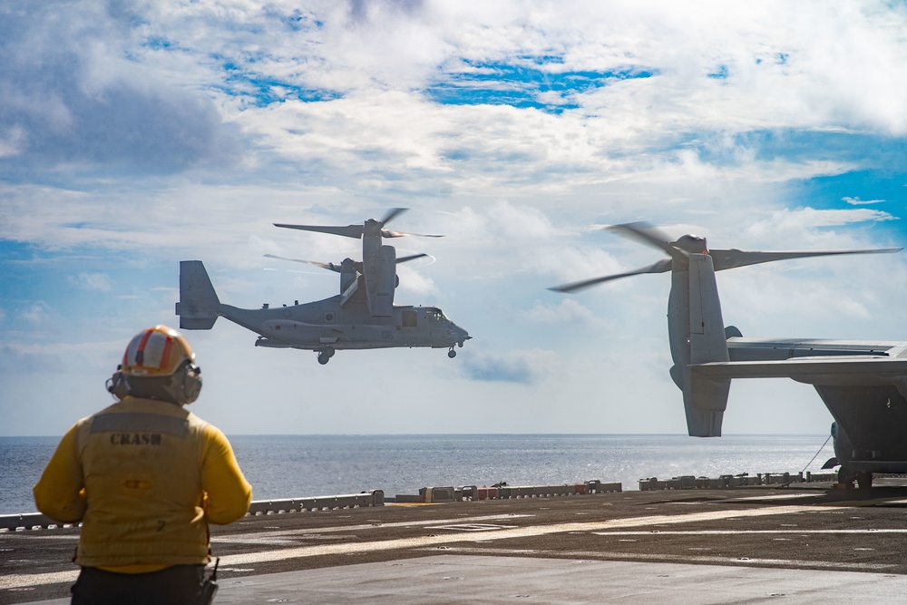 11th MEU and USS Essex (LHD 2) host a distinguished visitor event aboard USS Essex (LHD 2) in support of MAREX 22 PH